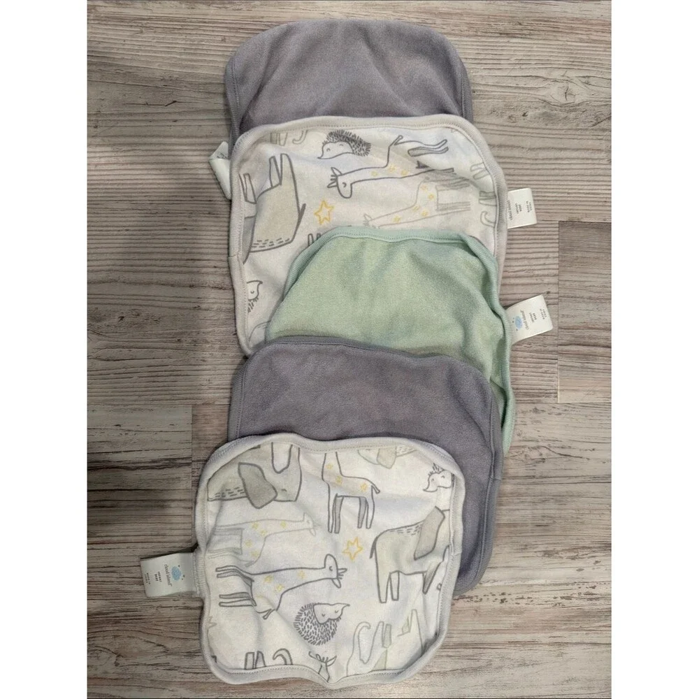 cloud island Gray, Mint & White Animal Print Baby washcloths Set
